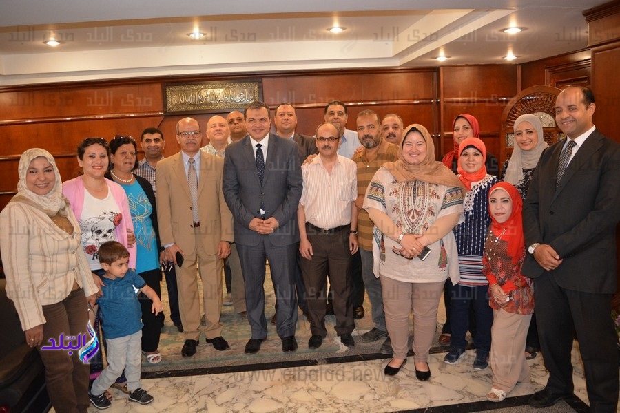 سعفان مع العاملين بالوزارة