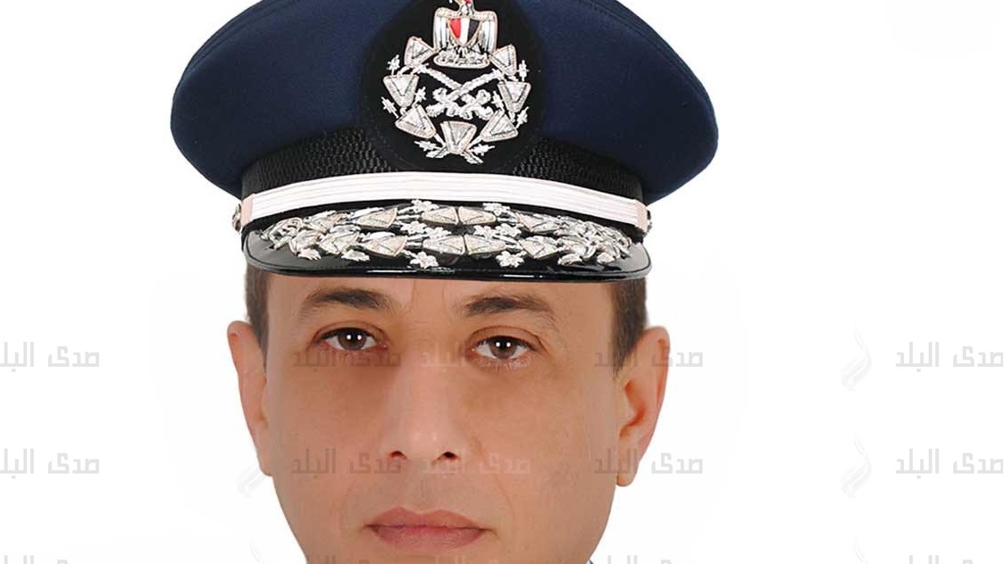 ا للواء أركان حرب محمد عباس حلمــى هاشـم قائد القوات الجوية 