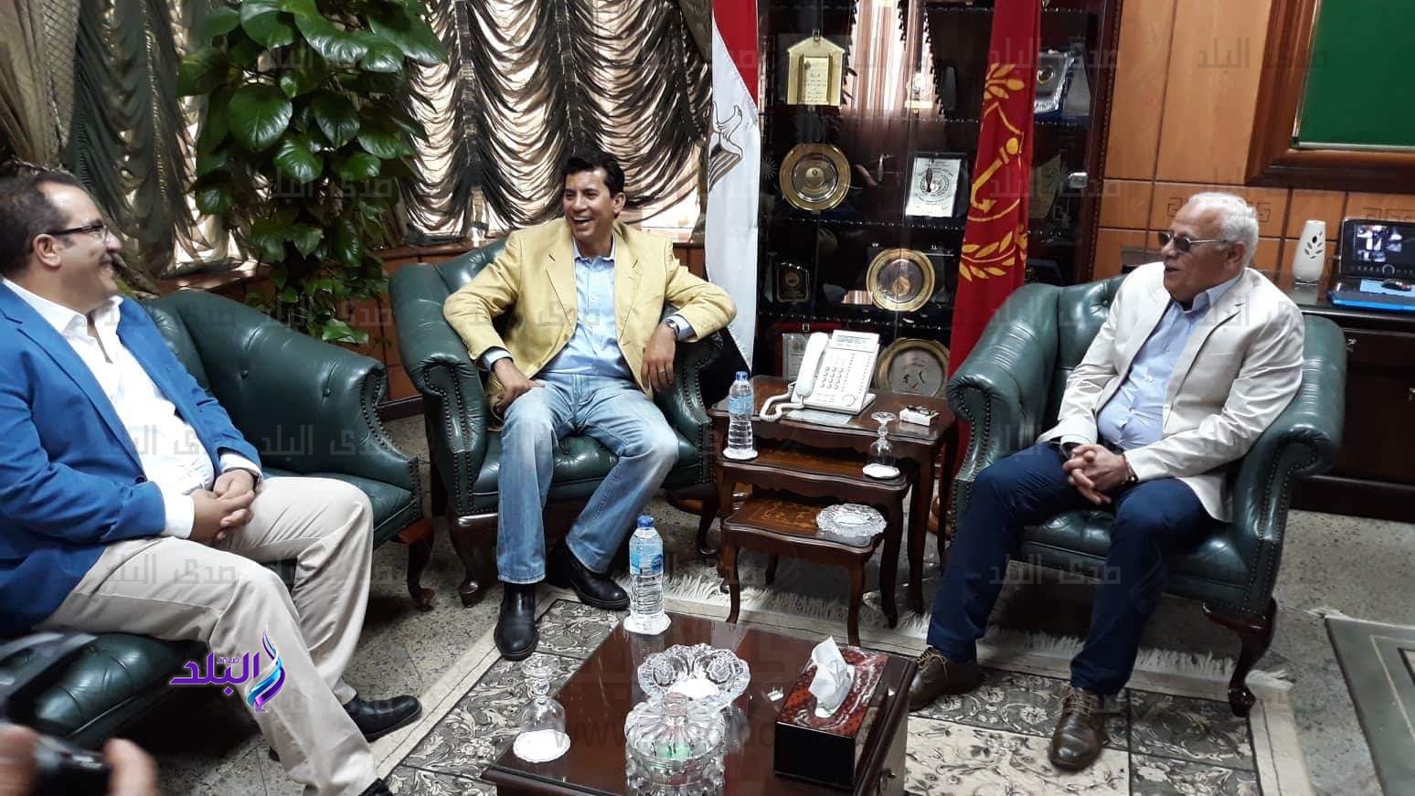 محافظ بورسعيد يستقبل وزير الشباب والرياضة