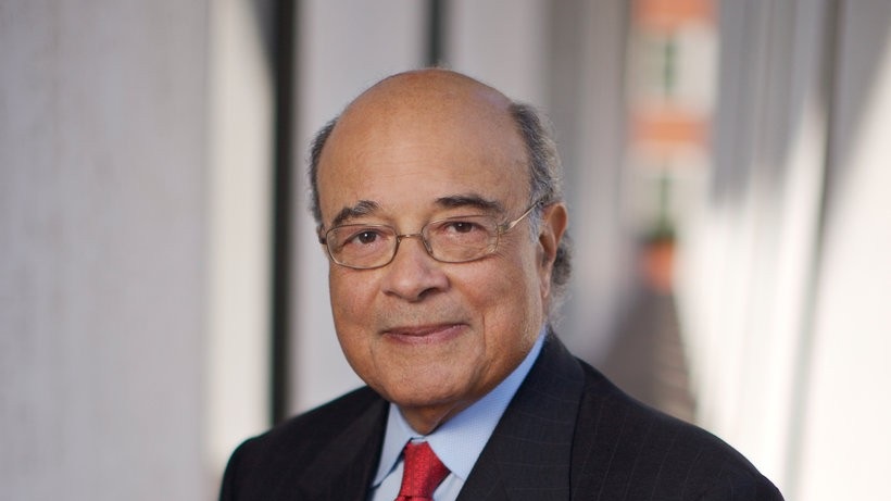 العالم المصرى الراحل عادل محمود 