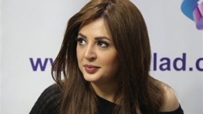 الإعلامية دينا يحيى