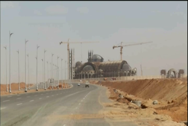  كنيسة ميلاد المسيح بالعاصمة الجديدة