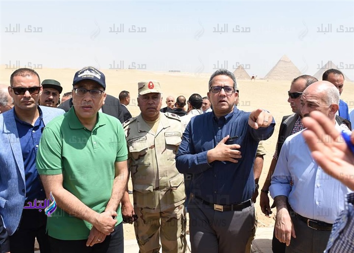 جولة رئيس الوزراء فى هضبة الأهرامات جولة رئيس الوزراء فى هضبة الأهرامات