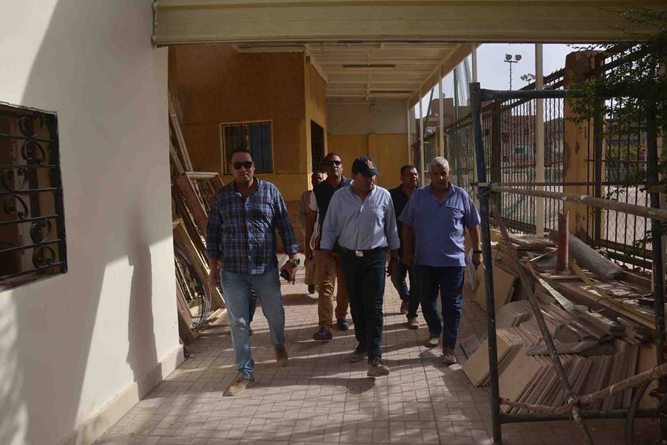 محافظ الاقصر يتفقد السحل المدنى الجديد بالعوامية
