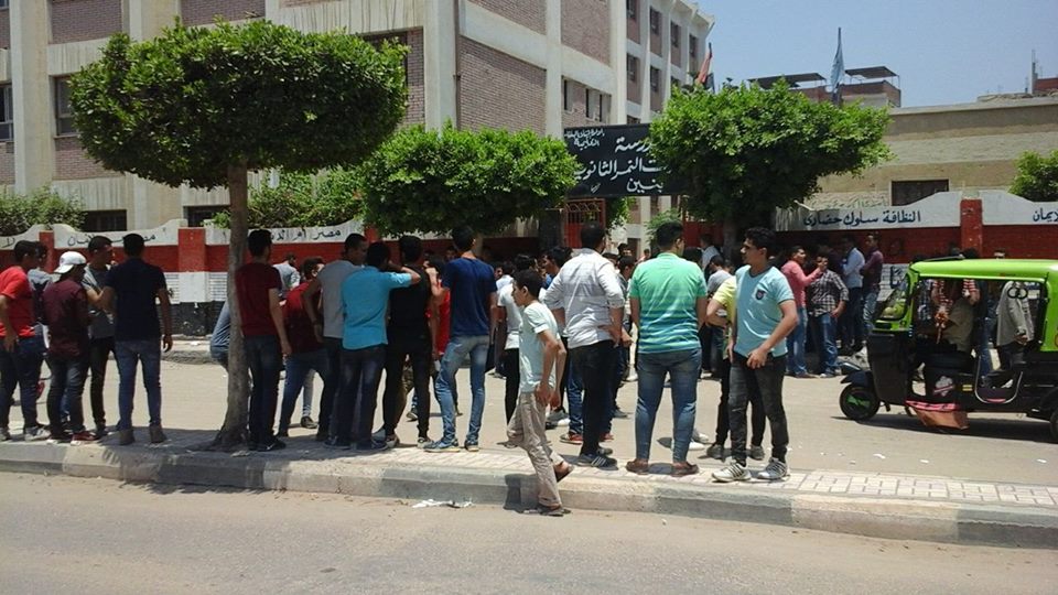 طلاب ثانوية عامة طلاب ثانوية عامة
