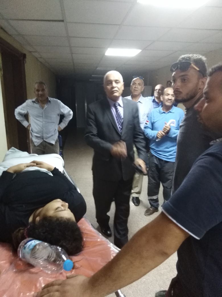 وكيل تعليم أسيوط يزور الطالبة