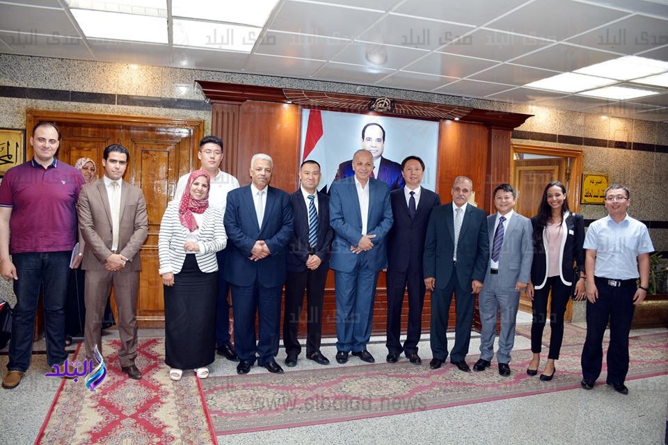 محافظ القليوبية يبحث مع وفد صيني 3 مشروعات استثمارية محافظ القليوبية يبحث مع وفد صيني 3 مشروعات استثمارية