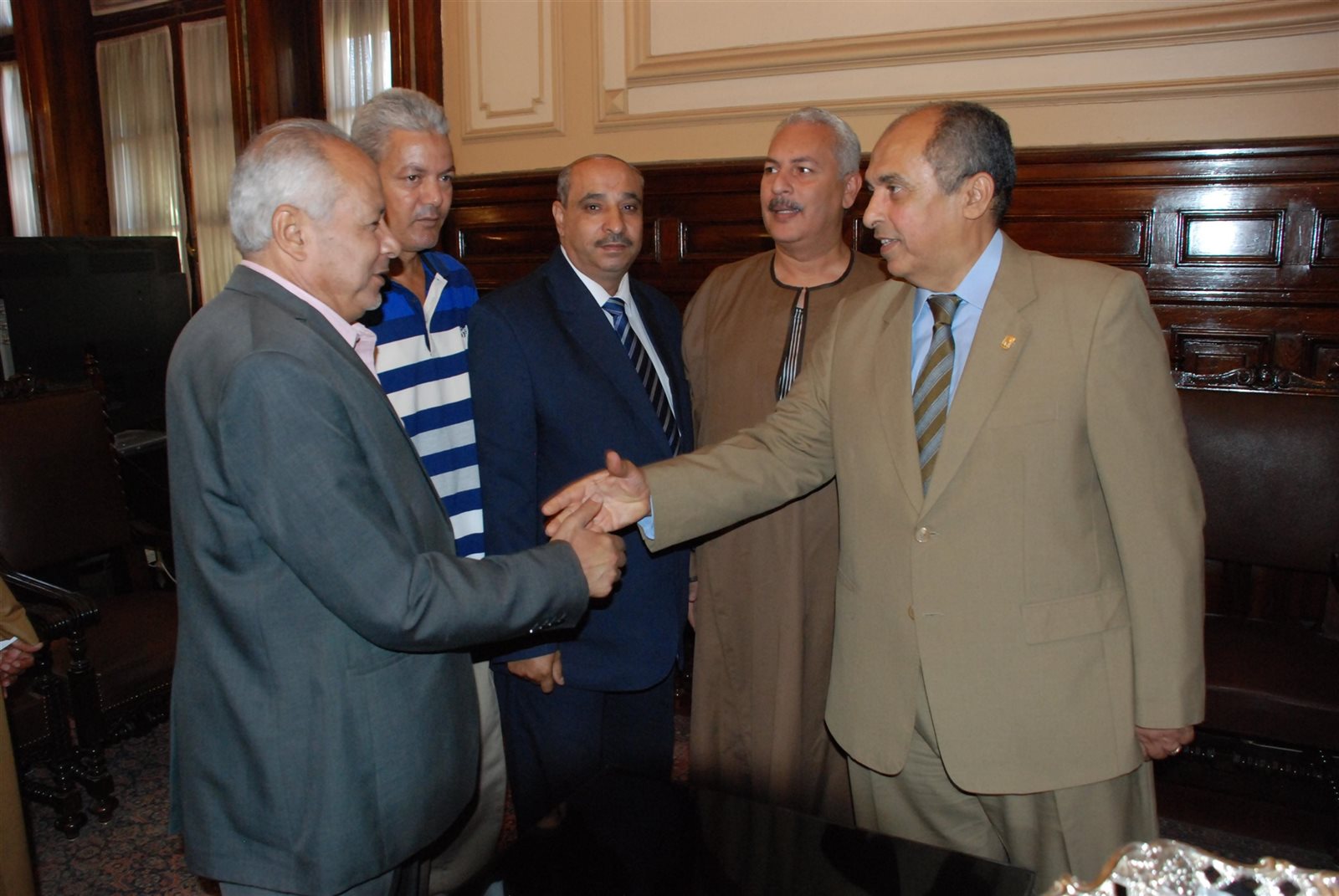 الدكتور عز الدين أبو ستيت وزير الزراعة واستصلاح الأراضي