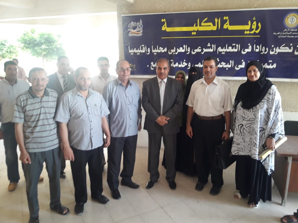 رئيس جامعة الأزهر يتفقد كلية الدراسات الإسلامية رئيس جامعة الأزهر يتفقد كلية الدراسات الإسلامية