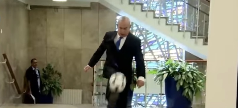 مقطع من الفيديو