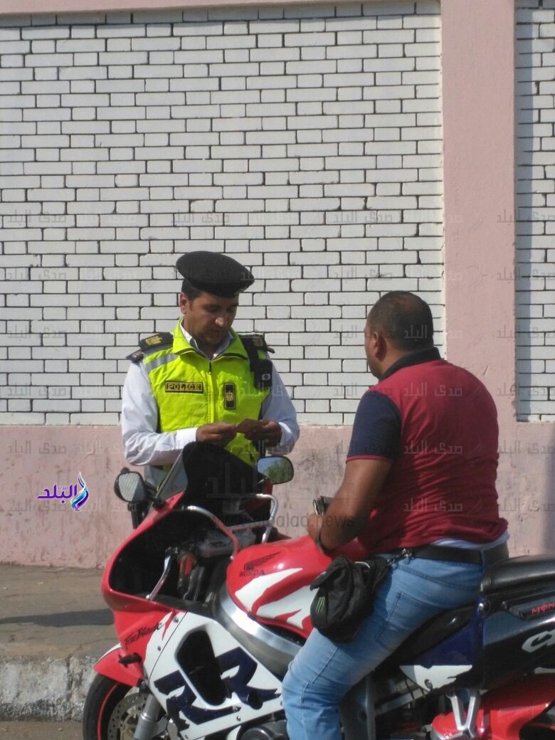 جانب من الحملات المرورية جانب من الحملات المرورية