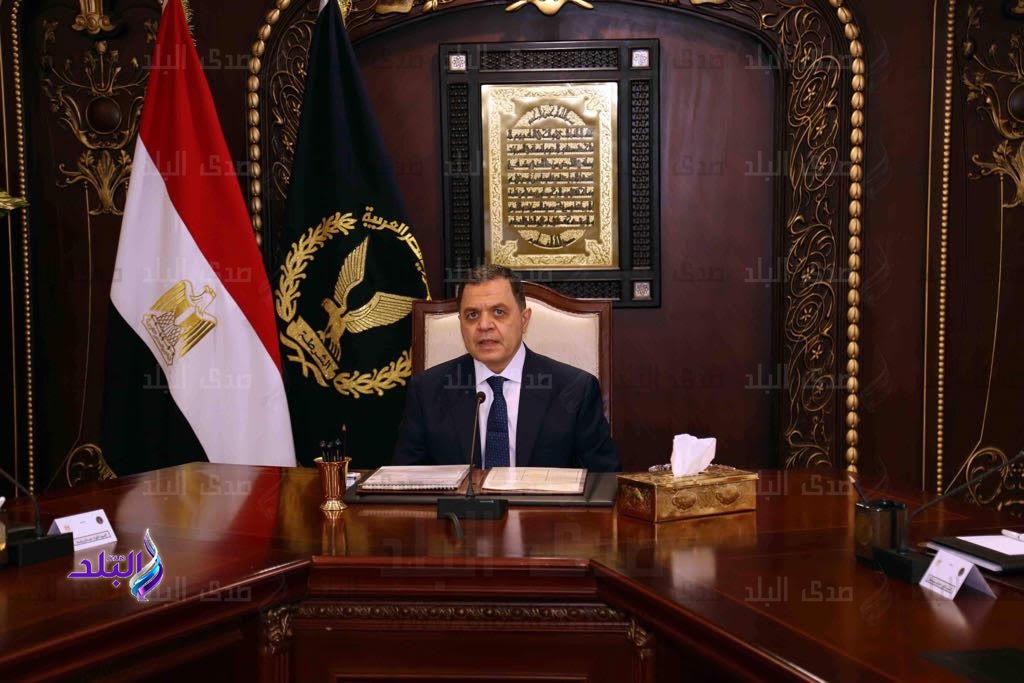 اللواء محمود توفيق وزير الداخلية اللواء محمود توفيق وزير الداخلية