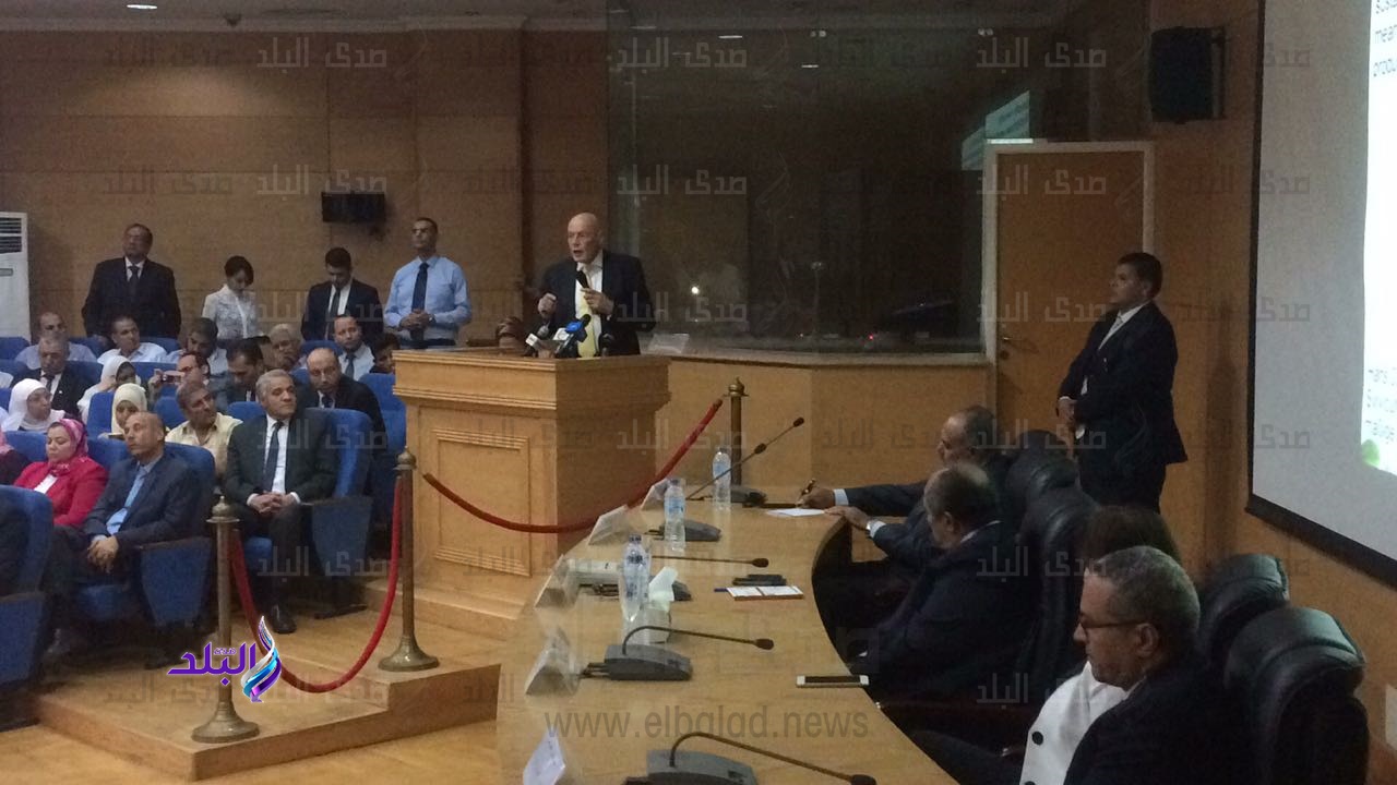 الدكتور عز الدين ابو ستيت وزير الزراعة