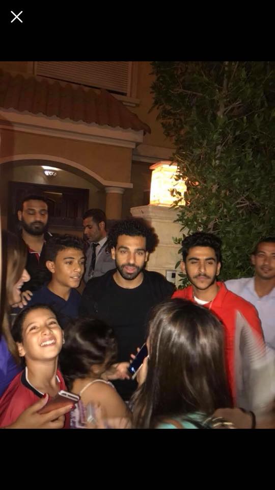 محمد صلاح والجماهير فى مدينتى محمد صلاح والجماهير فى مدينتى