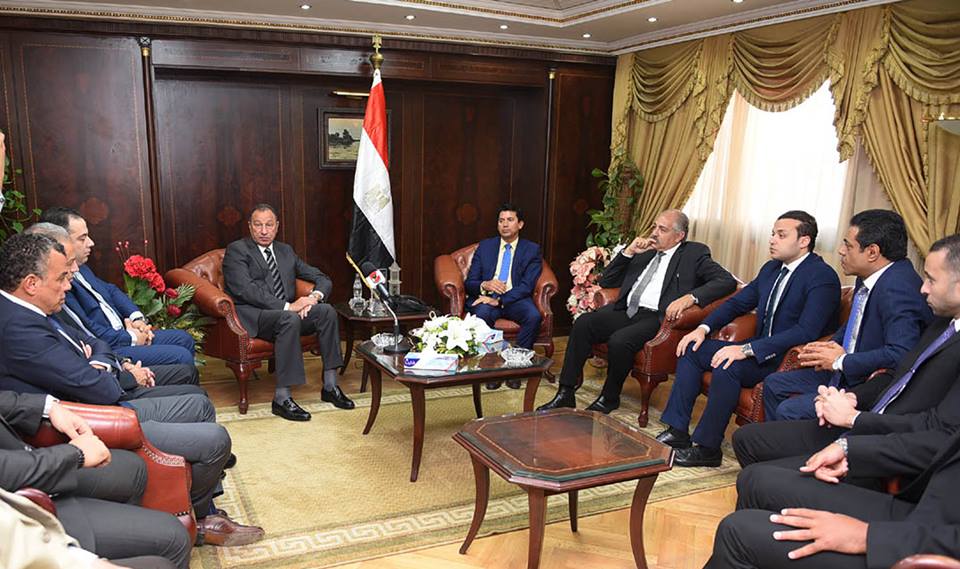 وزير الرياضة مع مجلس الاهلى