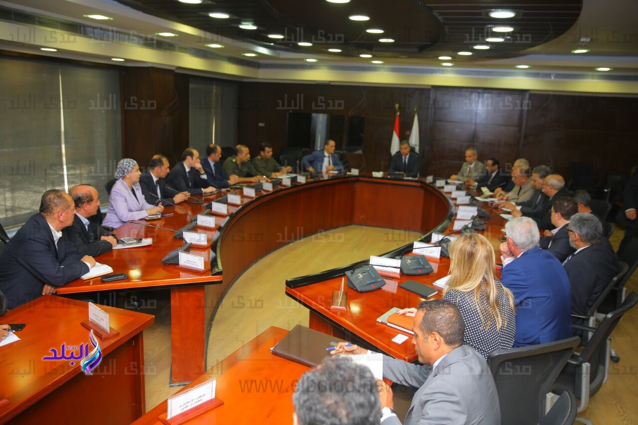 اجتماع اللجنة العليا المشتركة بين وزارتي النقل والإسكان 