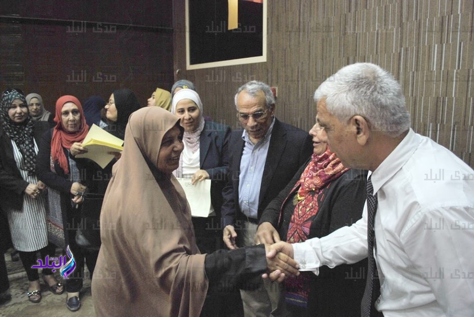 توزيع شهادات أمان علي السيدات المعيلات بسيناء توزيع شهادات أمان علي السيدات المعيلات بسيناء