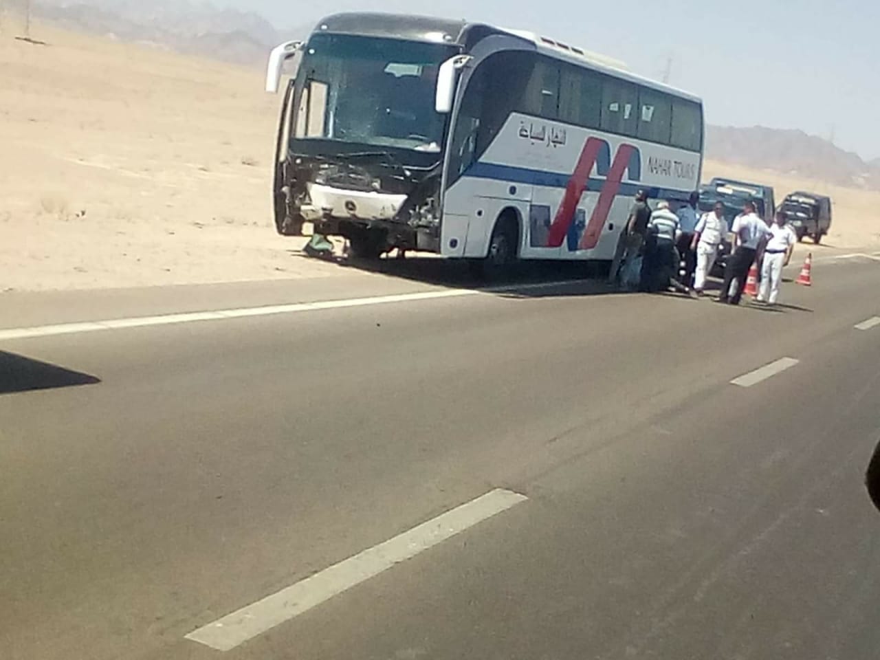 حادث تصادم أتوبيس سياحي وسيارة بجنوب سيناء حادث تصادم أتوبيس سياحي وسيارة بجنوب سيناء
