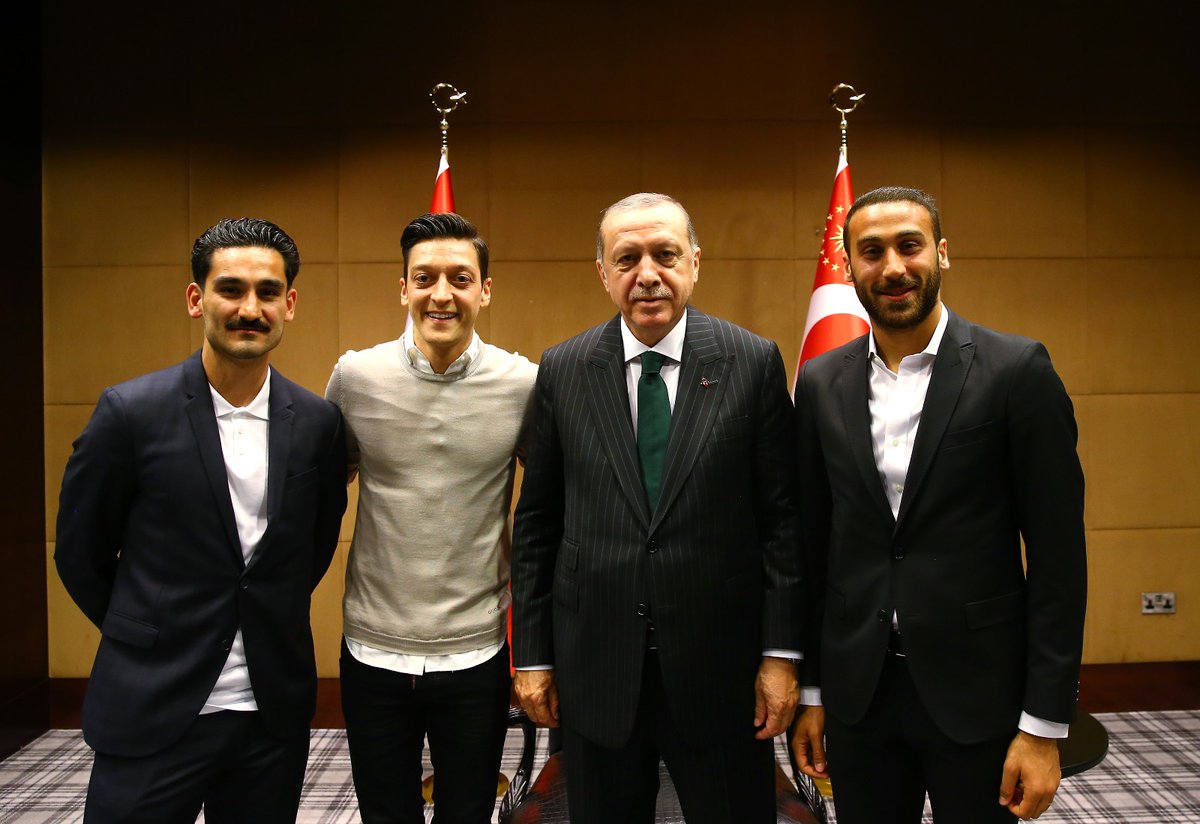 أردوغان مع مسعود أوزيل 