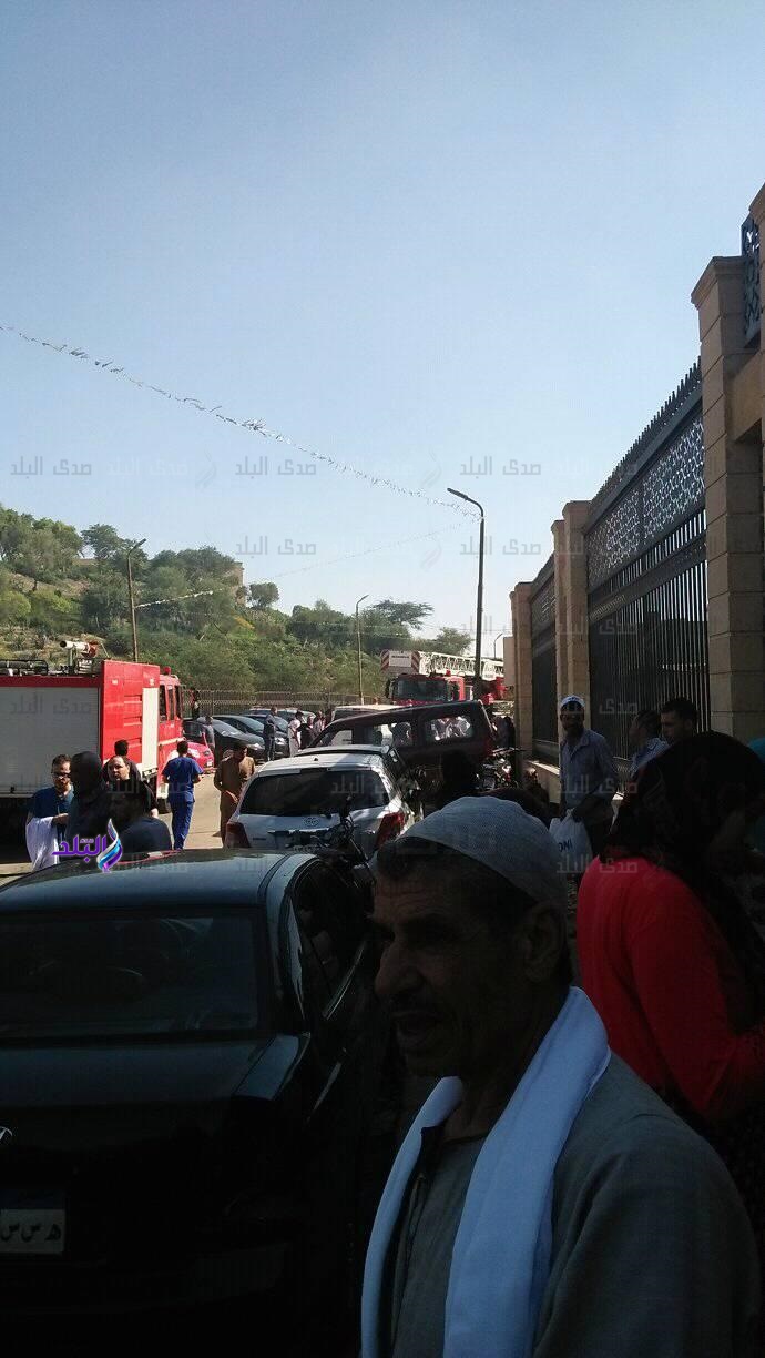 جانب من حريق مستشفي الحسين الجامعي