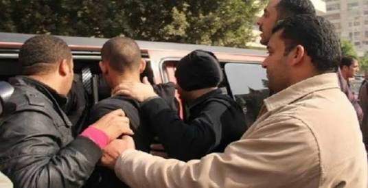 ضبط 3 من المتهمين بقتل سائق وإصابة آخر في سطو مسلح بالشرقية ضبط 3 من المتهمين بقتل سائق وإصابة آخر في سطو مسلح بالشرقية