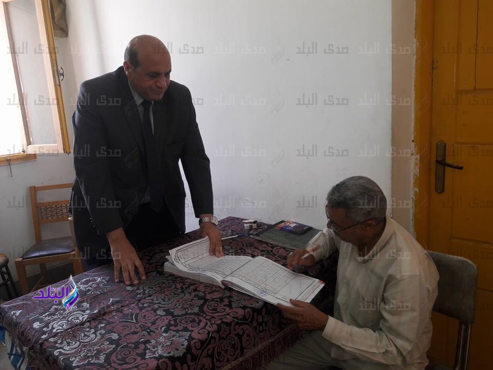  الدكتور السيد الفيومى وكيل وزارة التربية والتعليم بأسوان