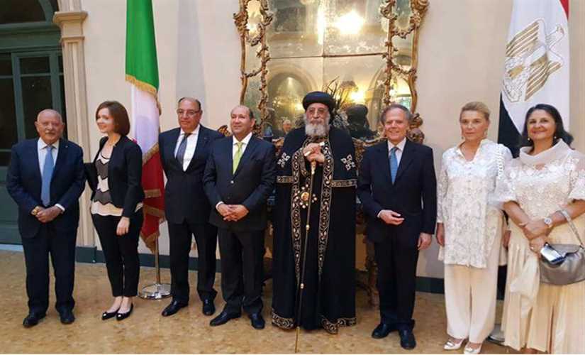 وزير خارجية إيطاليا يشيد بدور البابا تواضروس في نشر التسامح