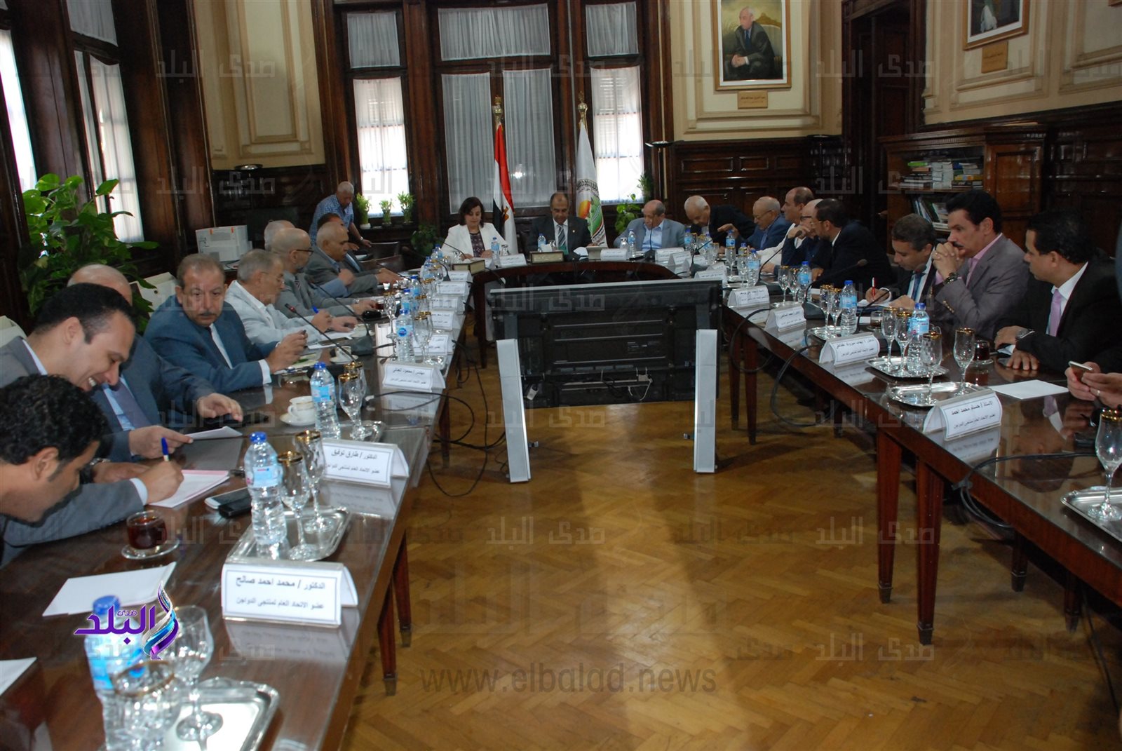 وزير الزراعة خلال الإجتماع وزير الزراعة خلال الإجتماع