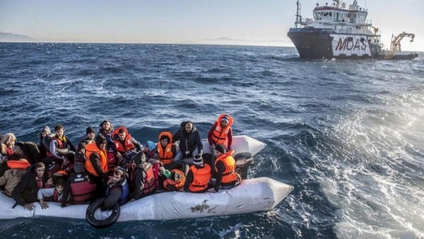 سفينة مهاجرين قبالة ايطاليا - ارشيفية 