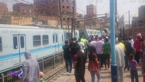 زحام ومشادات داخل خط مترو المرج - حلوان
