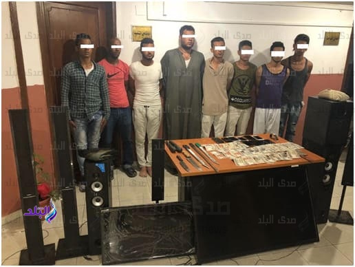 عصابة الملثمين المتهمين بإقتحام فيلا «خليجيين» بأكتوبر عصابة الملثمين المتهمين بإقتحام فيلا «خليجيين» بأكتوبر