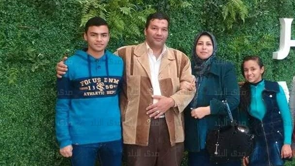 الطالب مهاب ناصر وسط أسرته