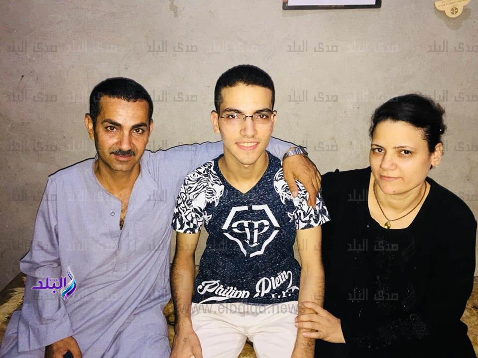 أول الثانوية العامة مكرر علمى بالمنيا: سألتحق بكلية الطب أول الثانوية العامة مكرر علمى بالمنيا: سألتحق بكلية الطب