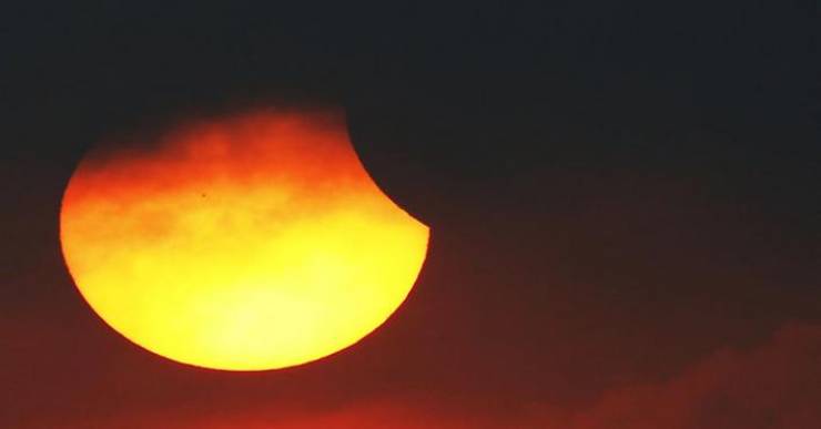 ظاهرة الكسوف الجزئي - أرشيفية  ظاهرة الكسوف الجزئي - أرشيفية