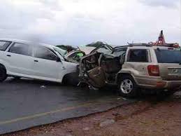 تصادم سيارتين - ارشيفية