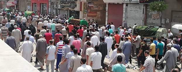 أهالي المنوفية يشيعون جثامين 3 من أسرة واحدة 