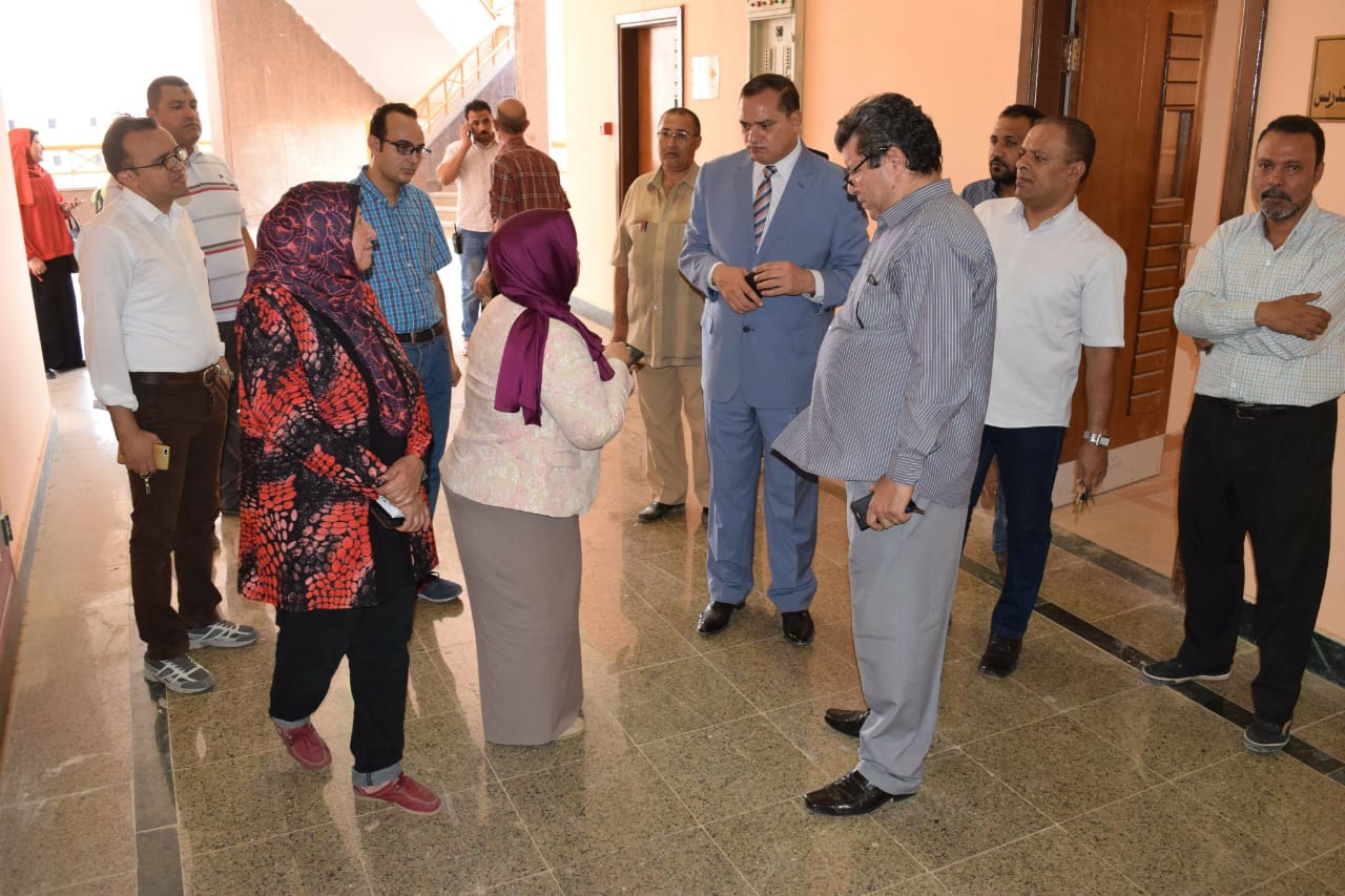 رئيس جامعة سوهاج يتفقد مبني كلية الآداب بالمقر الجديد رئيس جامعة سوهاج يتفقد مبني كلية الآداب بالمقر الجديد