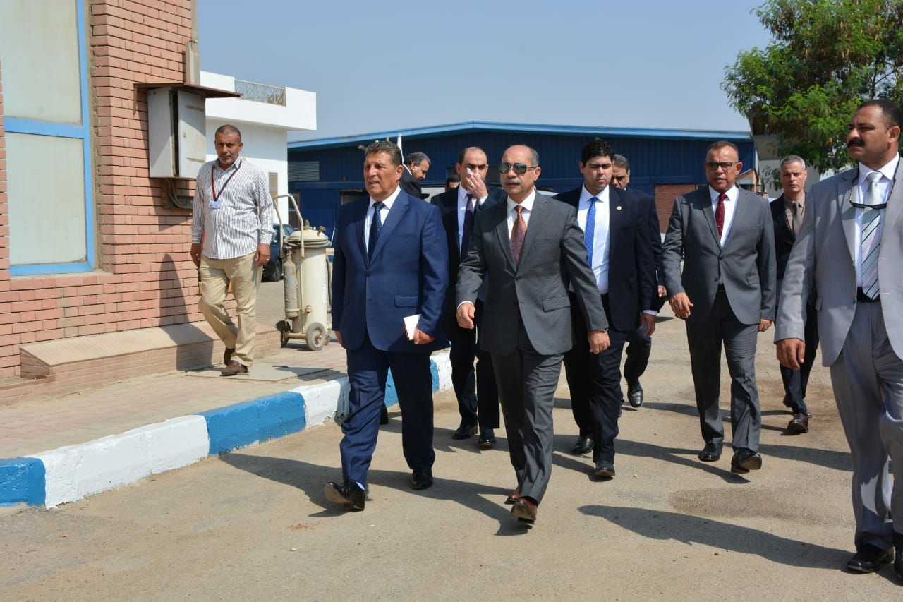 صورة أرشيفية - أحد جولات وزير الطيران صورة أرشيفية - أحد جولات وزير الطيران