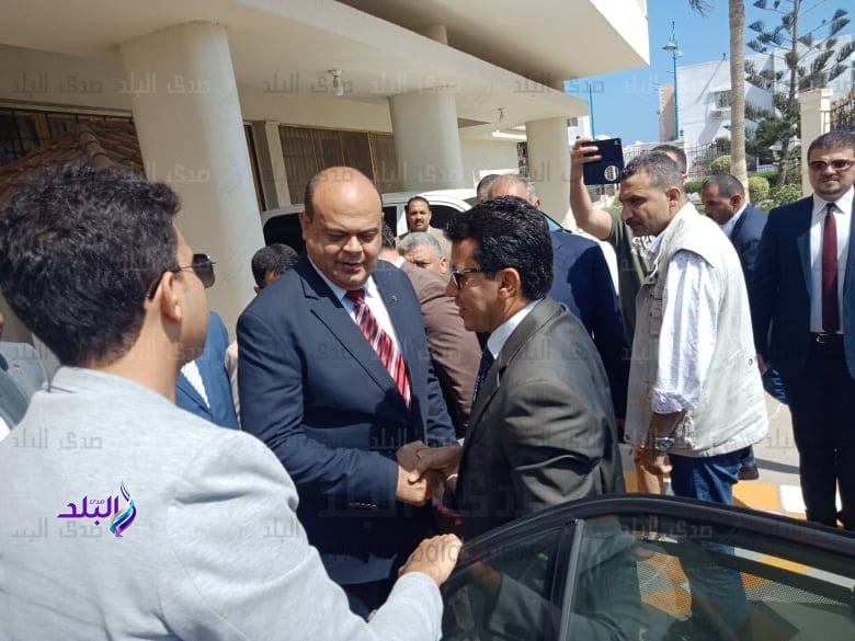 محافظ مطروح يستقبل وزير الشباب والرياضة