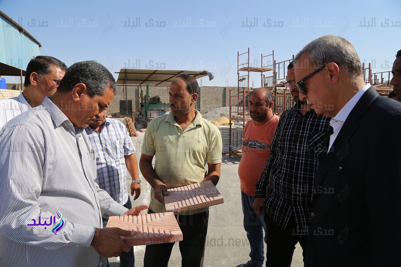 محافظ قنا يتفقد عدد من المشروعات الانتاجية والخدمية محافظ قنا يتفقد عدد من المشروعات الانتاجية والخدمية