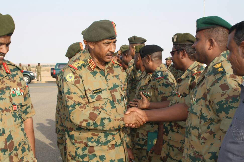رئيس الأركان السوداني الفريق أول ركن كمال عبد المعروف الماحي رئيس الأركان السوداني الفريق أول ركن كمال عبد المعروف الماحي