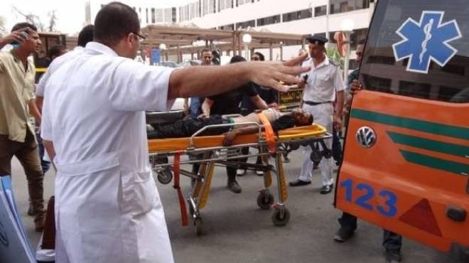 صورة أرشيفية - نقل مصابين صورة أرشيفية - نقل مصابين