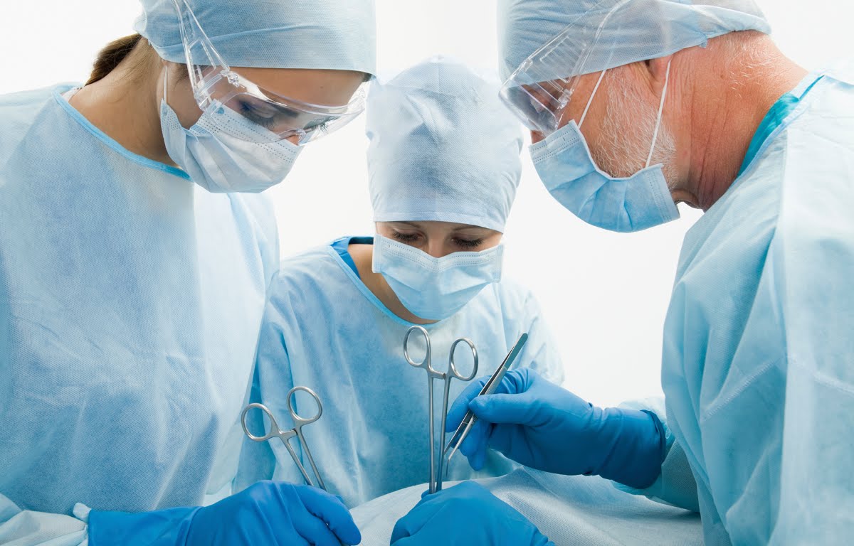 اجراء عملية جراحية
