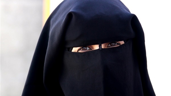 حكم ارتداء النقاب أثناء الحج حكم ارتداء النقاب أثناء الحج