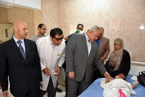 محافظ الشرقية يتفقد مستشفي القنايات المركزي