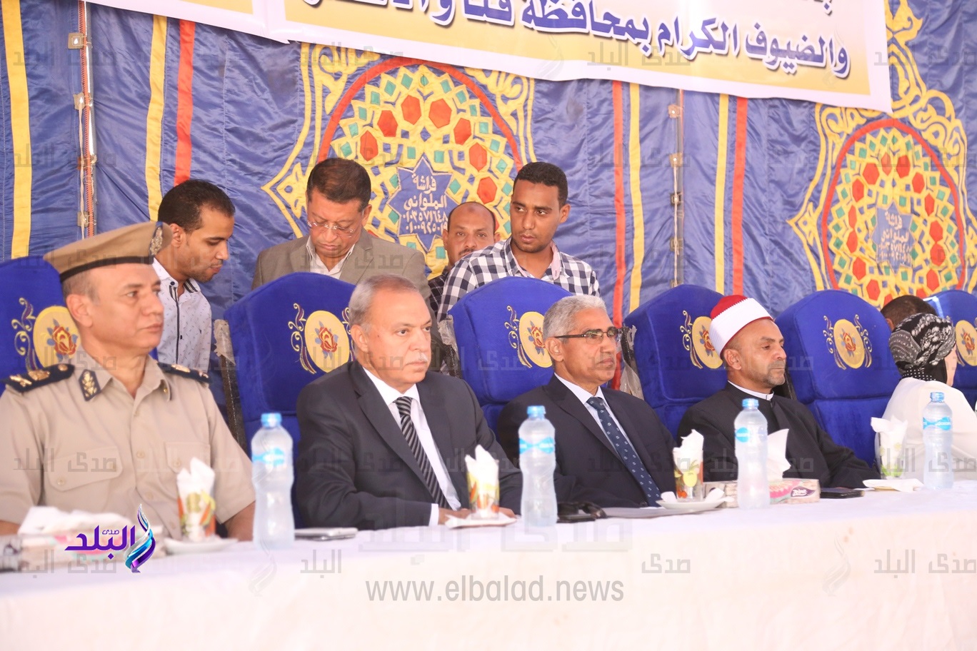 جلسة صلح القوده بين عائلتين بقرية العقب جلسة صلح القوده بين عائلتين بقرية العقب
