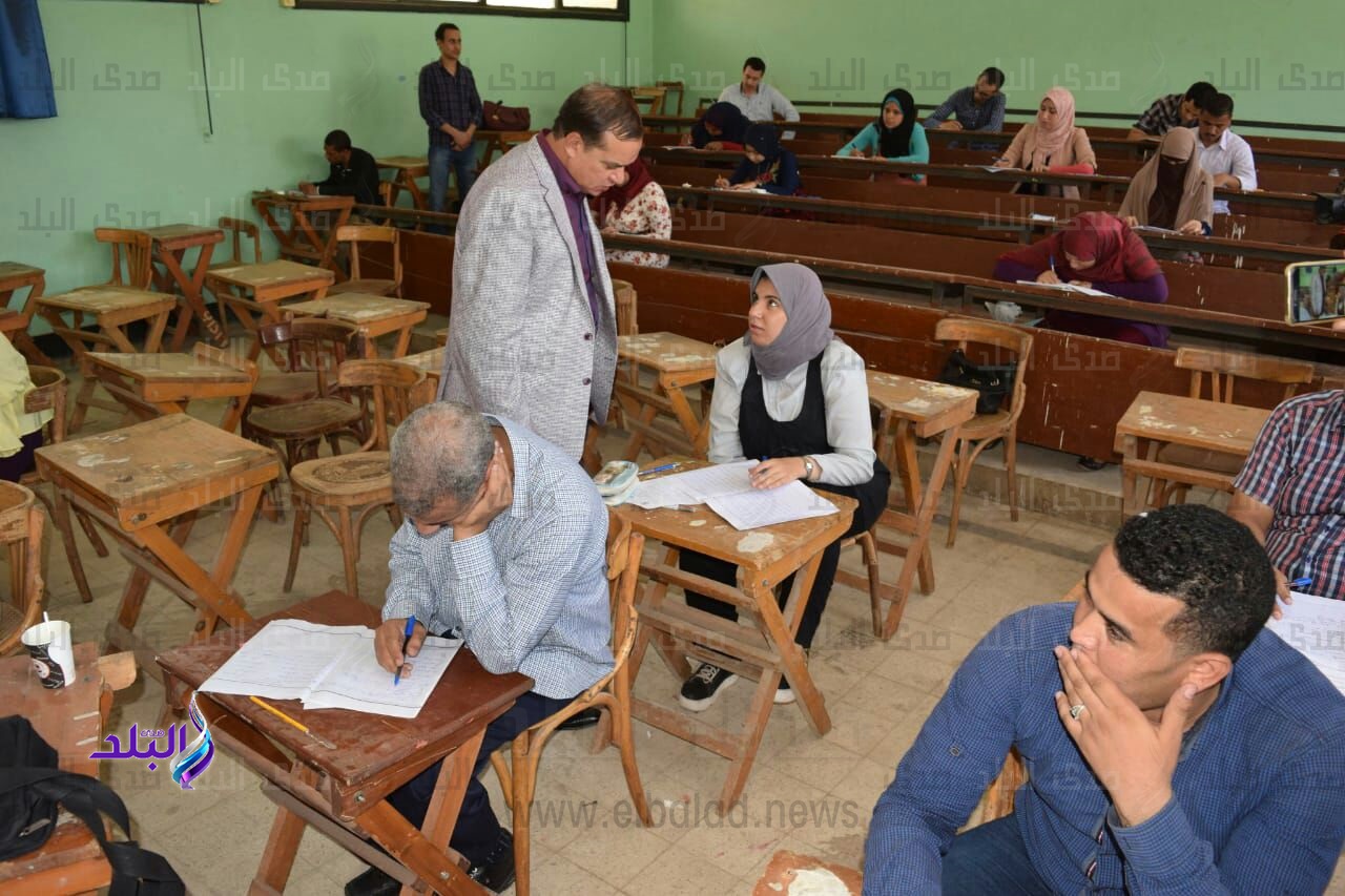 طلاب الدراسات العليا بآداب سوهاج طلاب الدراسات العليا بآداب سوهاج