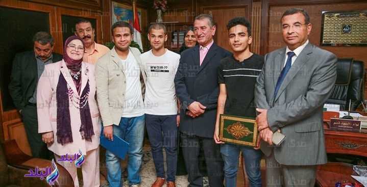 احتفالية كبرى لتكريم أوائل الثانوية العامة احتفالية كبرى لتكريم أوائل الثانوية العامة