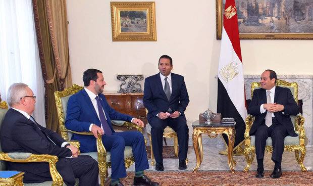 الرئيس السيسي يلتقي وزير الداخلية الإيطالي