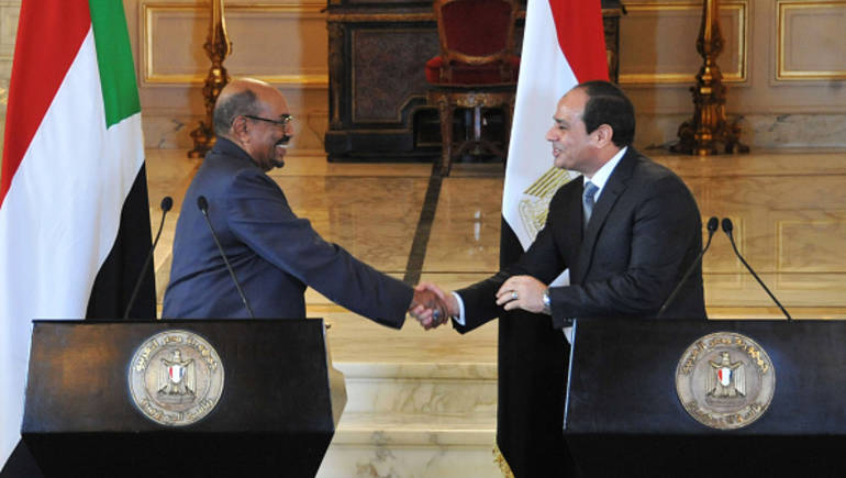 الرئيس السيسي ونظيره السوداني الرئيس السيسي ونظيره السوداني
